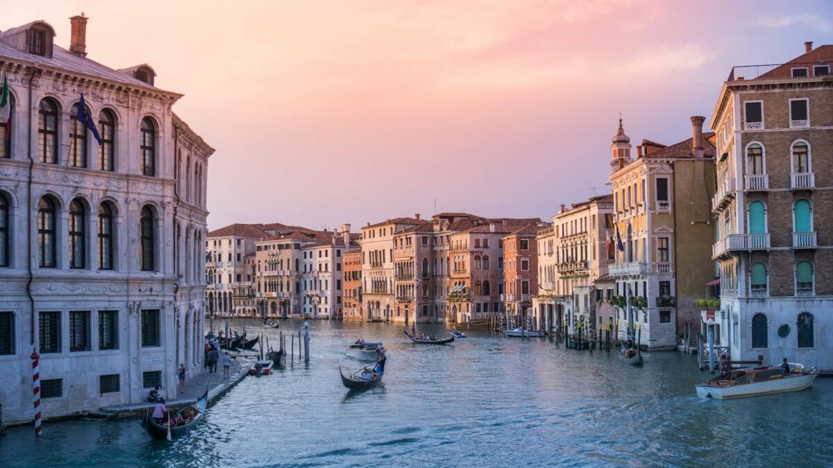 Photo by Rebe Adelaida on Unsplash
